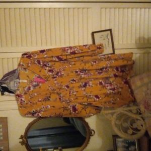 Beautiful dress, knee length.